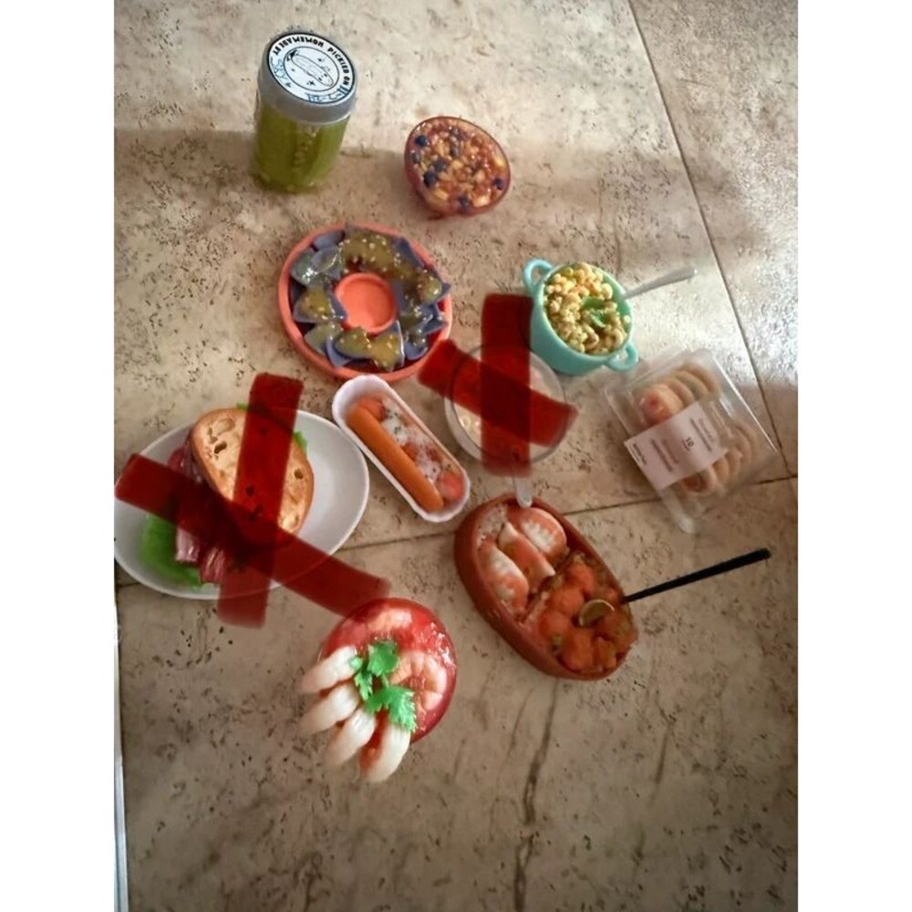Dollhouse mini kitchen items